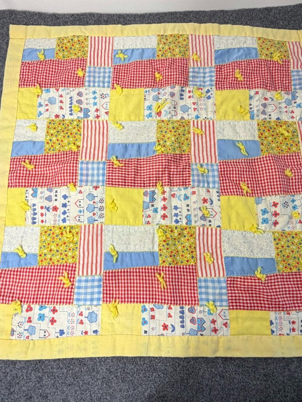Vintage Handmade Baby Toddler Quilt 30 x 31 Crib Blanket